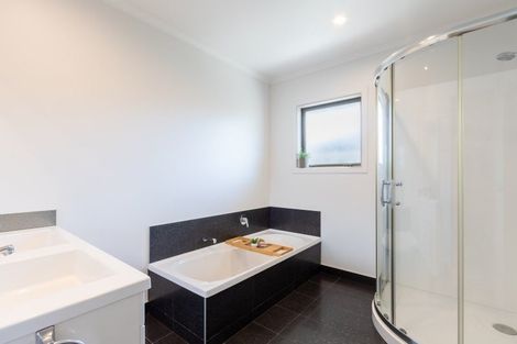 Photo of property in 7 Simpson Crescent, Raumati Beach, Paraparaumu, 5032