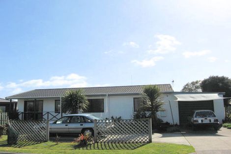 Photo of property in 15 Barbara Grove, Papamoa Beach, Papamoa, 3118