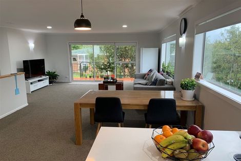 Photo of property in 2/22 Nigel Road, Browns Bay, Auckland, 0630