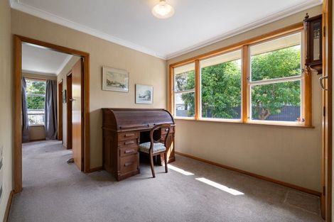 Photo of property in 23 Saint Albans Avenue, Hokowhitu, Palmerston North, 4410