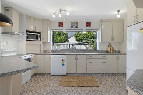 Photo of property in 8 Fuchsia Place, Halswell, Christchurch, 8025