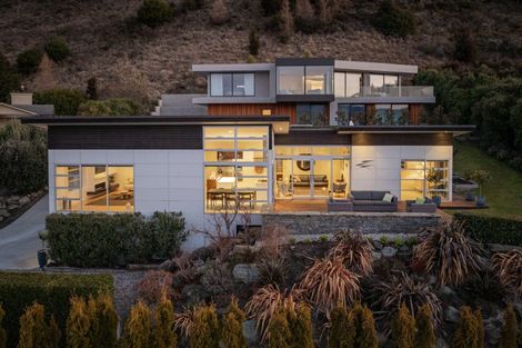 Photo of property in 19a Sunrise Bay Drive, Wanaka, 9305