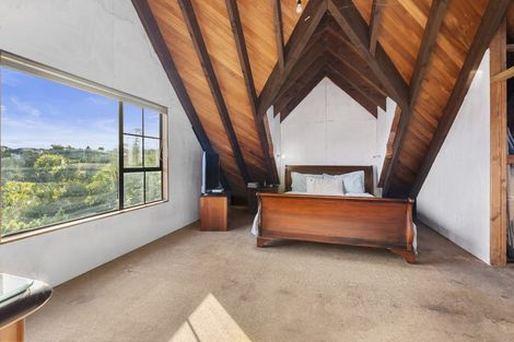 Photo of property in 18 Valley Road, Northcote, Auckland, 0626