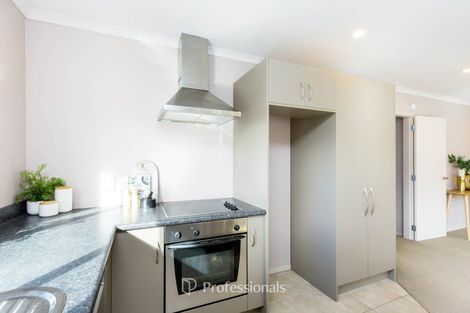 Photo of property in 10 Mcewen Crescent, Riverstone Terraces, Upper Hutt, 5018