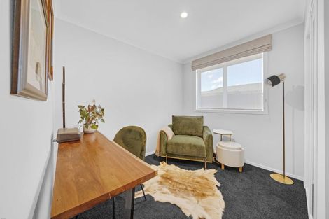 Photo of property in 15 Malbec Place, Huapai, Kumeu, 0810