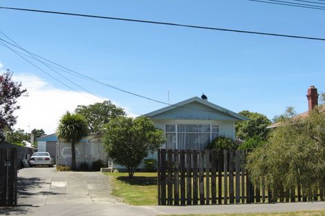 Photo of property in 22 Woodville Street, Edgeware, Christchurch, 8013