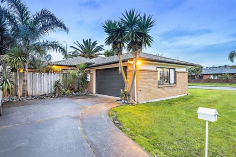 Photo of property in 1 Hawkley Close, Flat Bush, Auckland, 2019