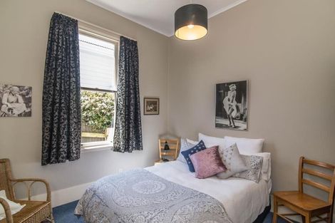 Photo of property in 66 Queens Drive, Lyall Bay, Wellington, 6022