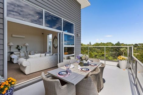 Photo of property in 189 Heta Road, Highlands Park, New Plymouth, 4312