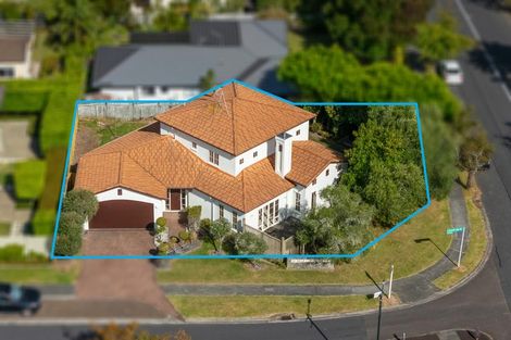 Photo of property in 1 Scarlet Oak Drive, Schnapper Rock, Auckland, 0632