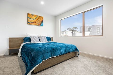 Photo of property in 1/10 Vinifera Place, Fairview Heights, Auckland, 0632