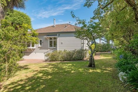 Photo of property in 96 Dyers Pass Road, Cashmere, Christchurch, 8022
