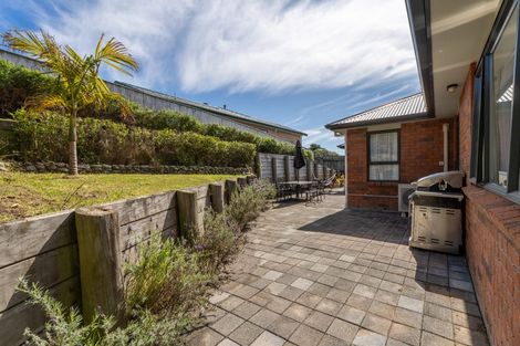 Photo of property in 42 Tongariro Drive, Aotea, Porirua, 5024