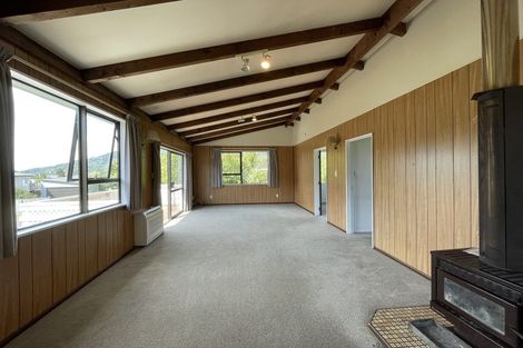 Photo of property in 10 Huia Street, Waikawa, Picton, 7220