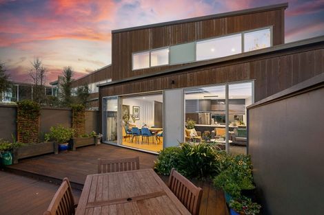 Photo of property in 3 Salmont Place, Kelburn, Wellington, 6012