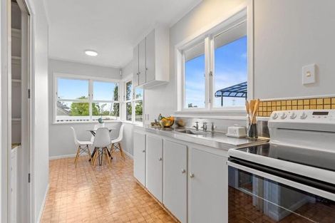 Photo of property in 63 Divich Avenue, Te Atatu South, Auckland, 0610