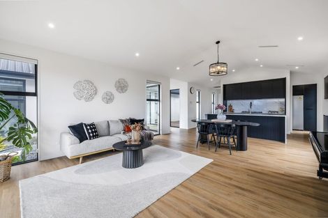 Photo of property in 10 Crosado Place, Rolleston, 7614