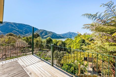 Photo of property in 826 Queen Charlotte Drive, Havelock, Picton, 7281