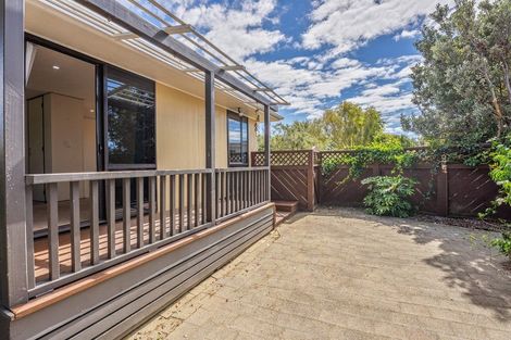 Photo of property in 10 Robert Grove, Paraparaumu, 5032