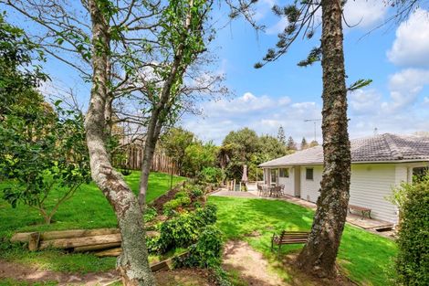 Photo of property in 15 Robbies Road, Shelly Park, Auckland, 2014