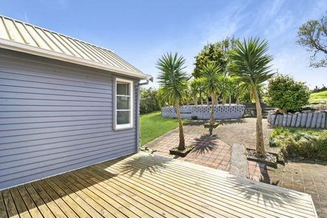 Photo of property in 90 Cook Street, Marfell, New Plymouth, 4310