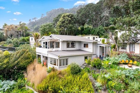 Photo of property in 27 Domain Crescent, Muriwai, Waimauku, 0881