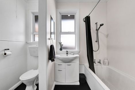 Photo of property in 22 Egmont Street, Hawera, 4610