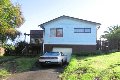 Photo of property in 18 Palmetto Place, Goodwood Heights, Auckland, 2105