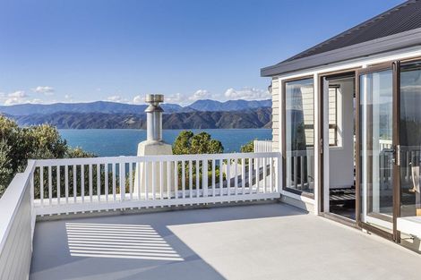 Photo of property in 124 Seatoun Heights Road, Seatoun, Wellington, 6022