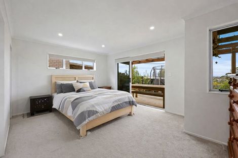 Photo of property in 85c Lake Panorama Drive, Henderson Valley, Auckland, 0614