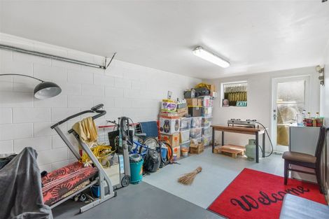 Photo of property in 2/4 Roys Road, Weymouth, Auckland, 2103
