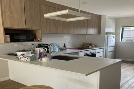 Photo of property in 5/58 Te Atatu Road, Te Atatu South, Auckland, 0610