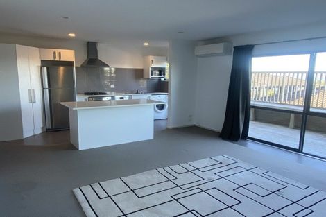 Photo of property in 94 Carlisle Road, Browns Bay, Auckland, 0632