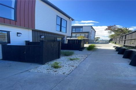 Photo of property in 5/58 Te Atatu Road, Te Atatu South, Auckland, 0610