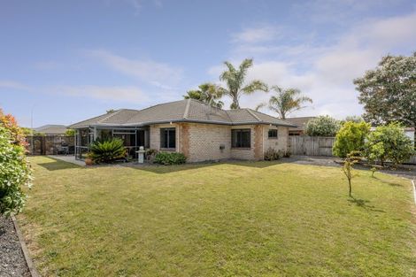 Photo of property in 34 Mcleod Place, Papamoa Beach, Papamoa, 3118