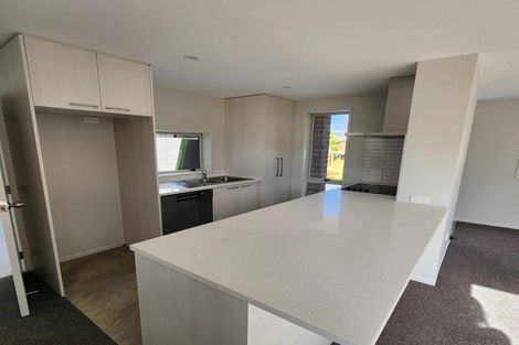 Photo of property in 4a Bosun Place, Te Atatu Peninsula, Auckland, 0610