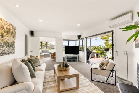 Photo of property in 11 Bank Street, Hillcrest, Auckland, 0627