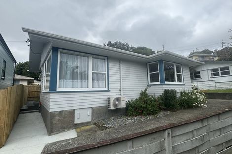 Photo of property in 46 Catherine Crescent, Paparangi, Wellington, 6037