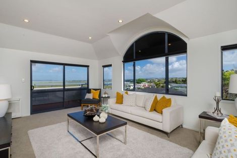 Photo of property in 37 Bannings Way, Hobsonville, Auckland, 0618