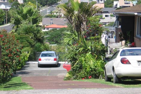 Photo of property in 2/41 Hyde Road, Rothesay Bay, Auckland, 0630