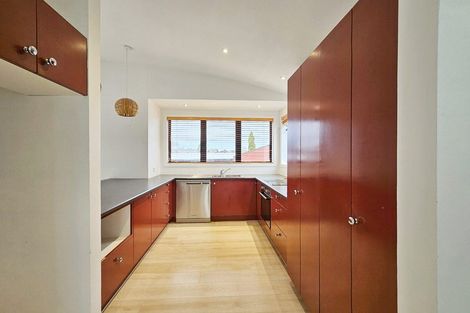 Photo of property in 137 Wiseley Road, West Harbour, Auckland, 0618