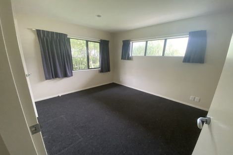 Photo of property in 4 Leadley Lane, Tawa, Wellington, 5028
