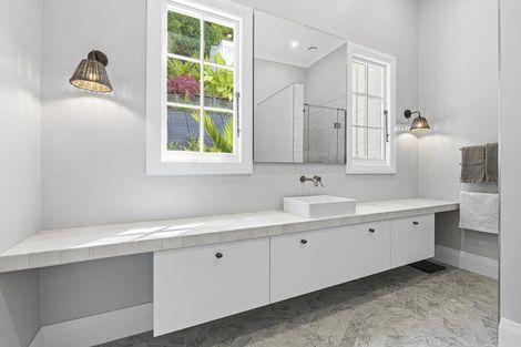 Photo of property in 16 Bracken Street, New Plymouth, 4310