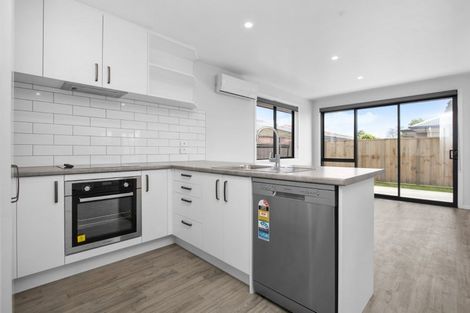 Photo of property in 2/16 Betley Crescent, Fairview Downs, Hamilton, 3214