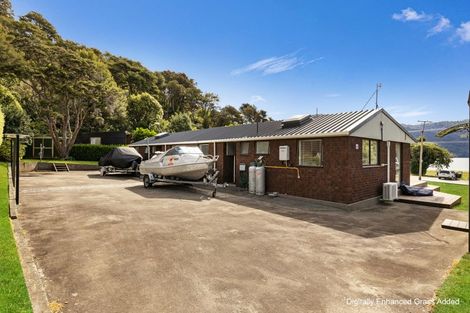 Photo of property in 1992 Queen Charlotte Drive, Momorangi Bay, Picton, 7281