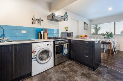 Photo of property in 16 Ridge Road, Waiake, Auckland, 0630