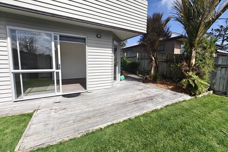 Photo of property in 15 Burnside Court, Rosedale, Auckland, 0632