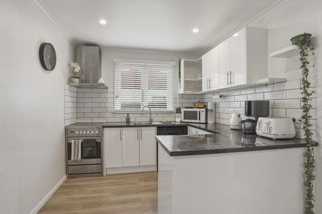 Photo of property in 16 Abbotsford Road, Green Island, Dunedin, 9018