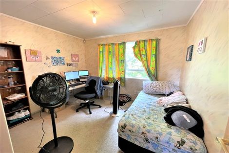 Photo of property in 69 Chilcott Road, Henderson, Auckland, 0612