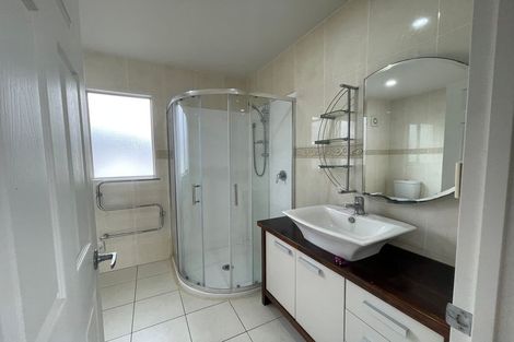 Photo of property in 32 Kaseng Place, East Tamaki Heights, Auckland, 2016